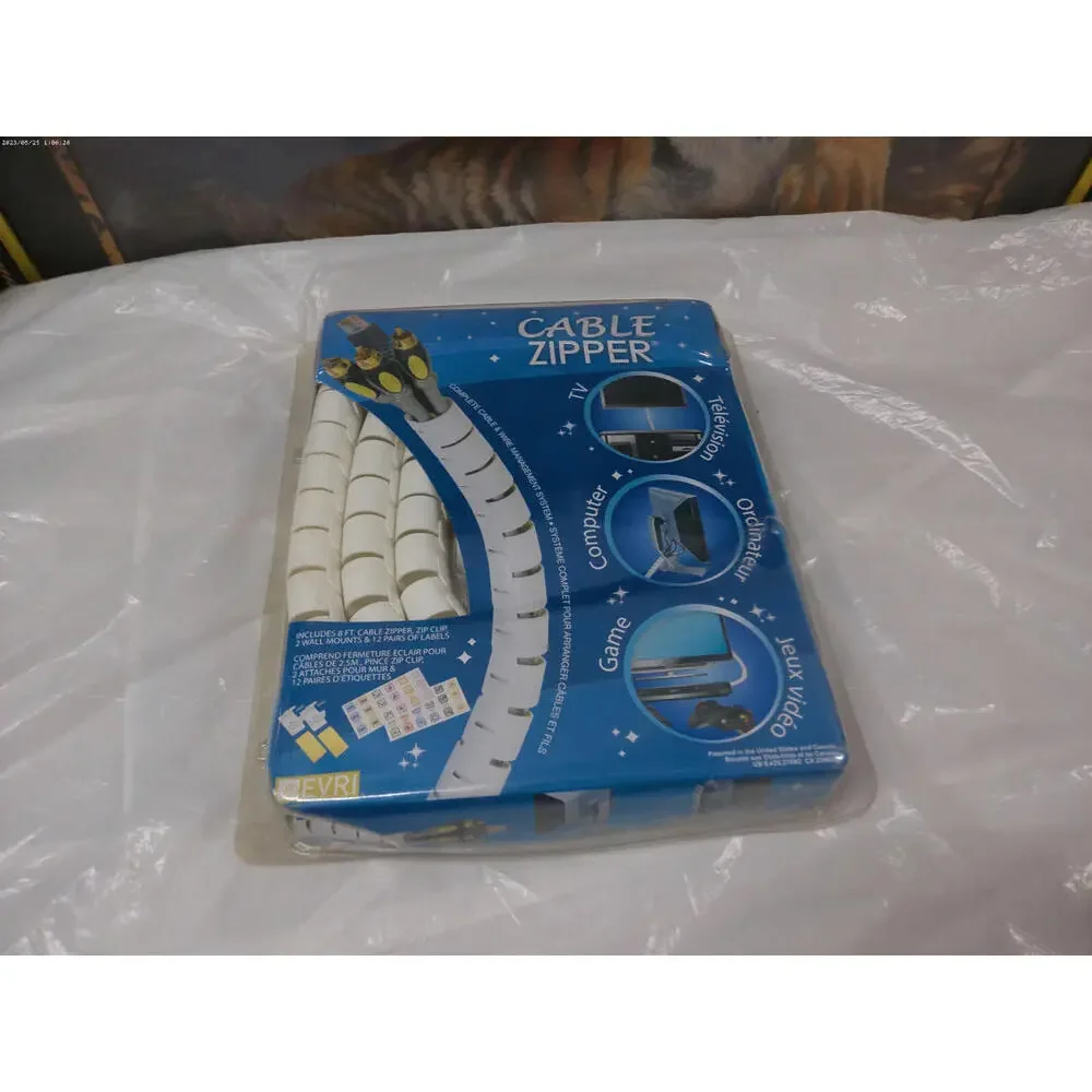 EVRI Cable Zipper White Cable Management Sleeve.